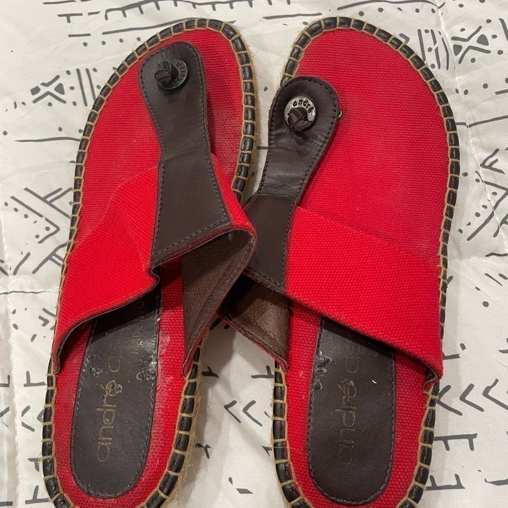 Red sandals - Picture 2 of 3